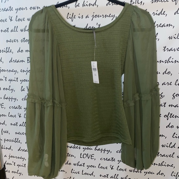 BALLOON-SLEEVE SMOCKED TOP - Picture 9 of 10